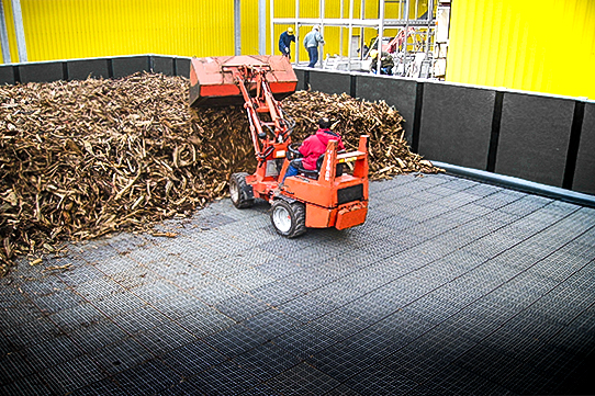 Befüllung Biofilteranlage | Biofiltermaterial auf Belüftungsboden